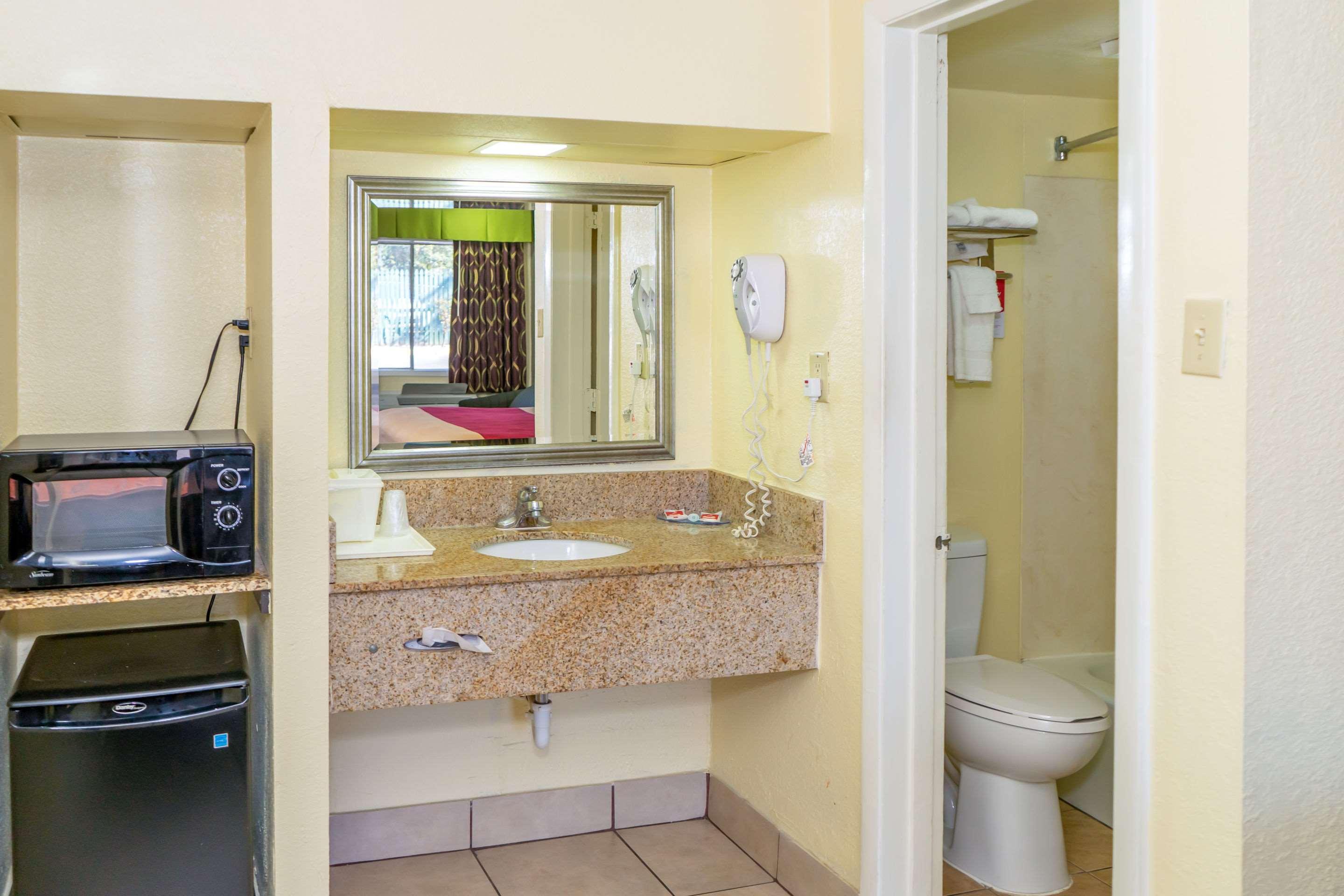 Econo Lodge Weldon - Roanoke Rapids Esterno foto