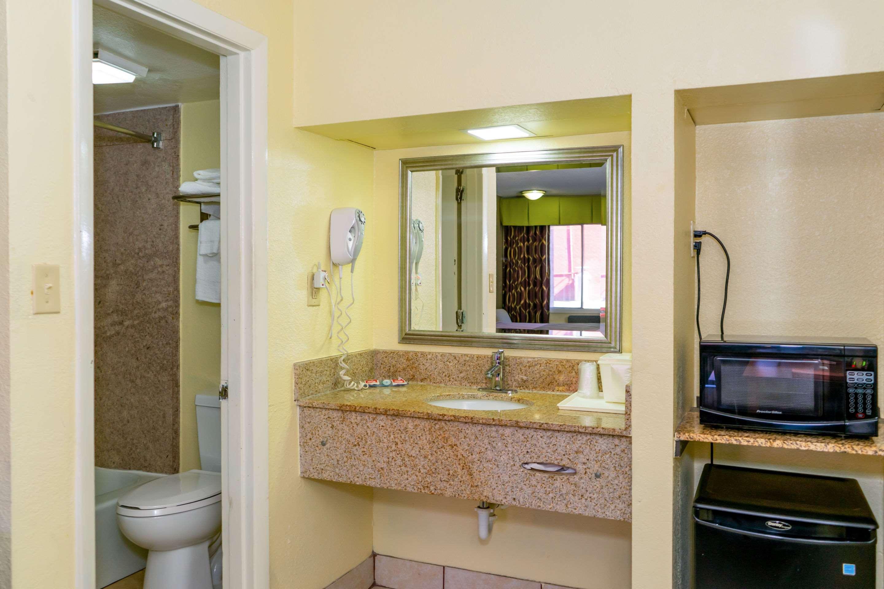 Econo Lodge Weldon - Roanoke Rapids Esterno foto